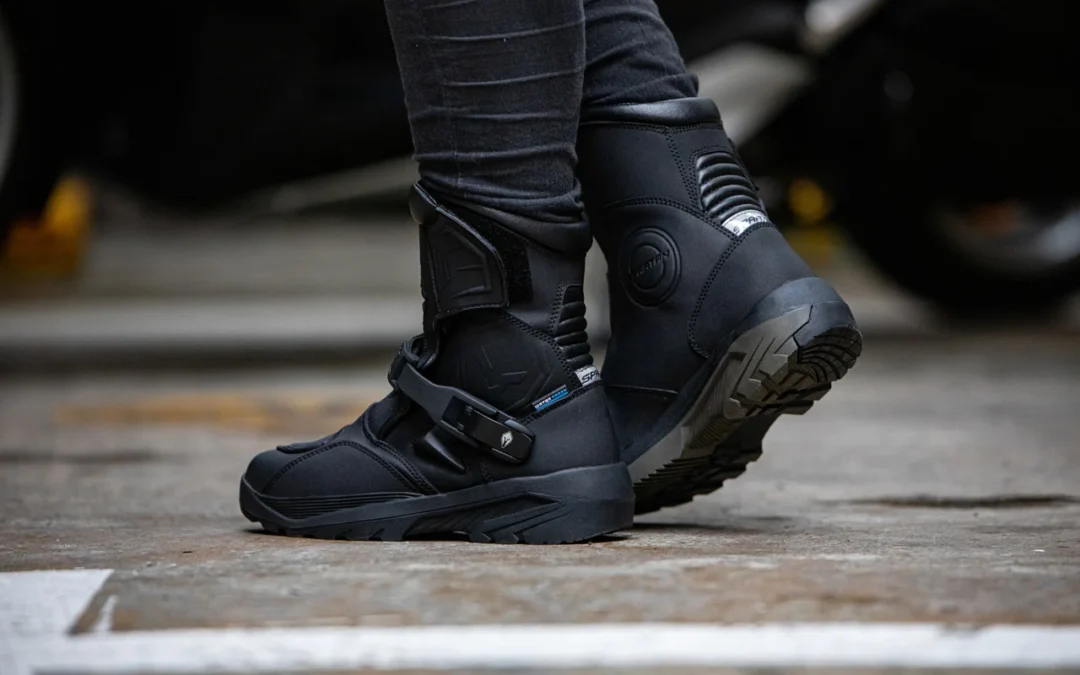Botas de moto vs. calzado convencional: ¿cuál es la diferencia real en seguridad?